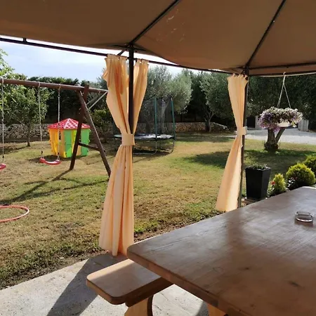 In Privlaka Mit Grill, Garten Und Terrasse Apartamento *