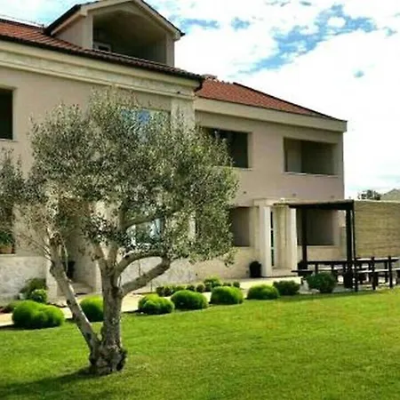 In Privlaka Mit Grill, Garten Und Terrasse Апартаменты Привлака