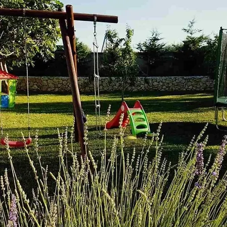 Апартаменты In Privlaka Mit Grill, Garten Und Terrasse Привлака